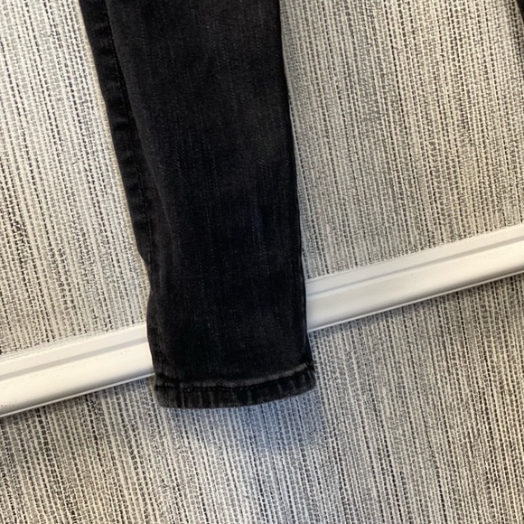 NWOT American Eagle women’s black distressed jegging jeans. Size 4R - Picture 7 of 9